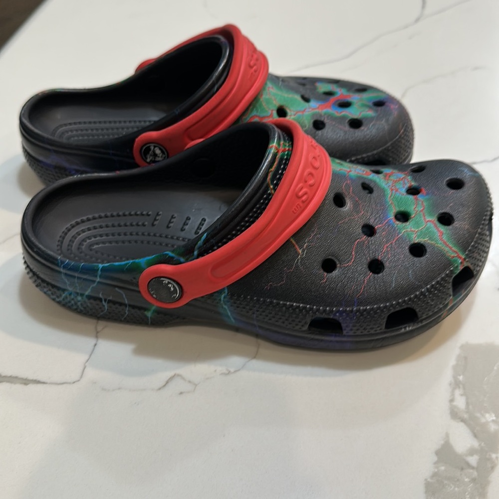 Used Crocs - Picture 3 of 6